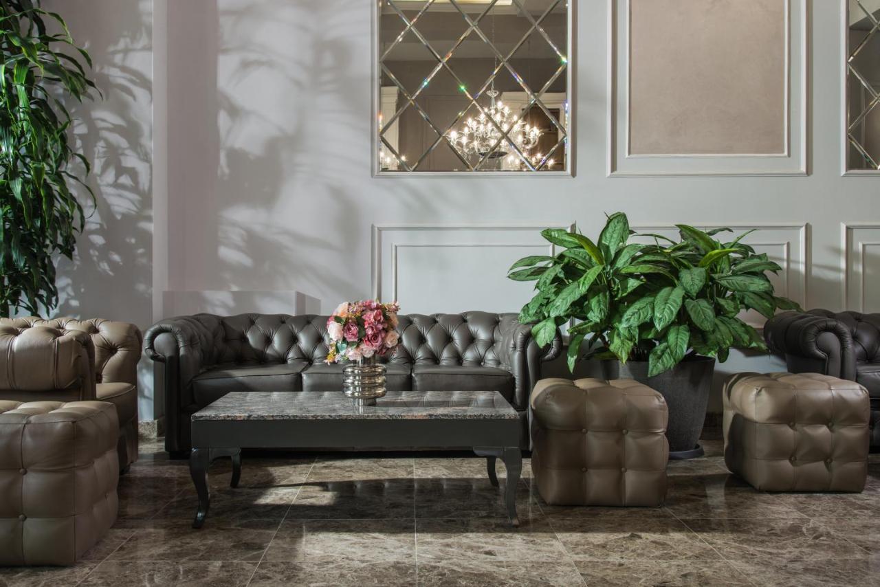 Casa Di Fiore Spa And Medical Hotel, Mineral Pools & Private Beach Kranevo Bagian luar foto A leather sofa