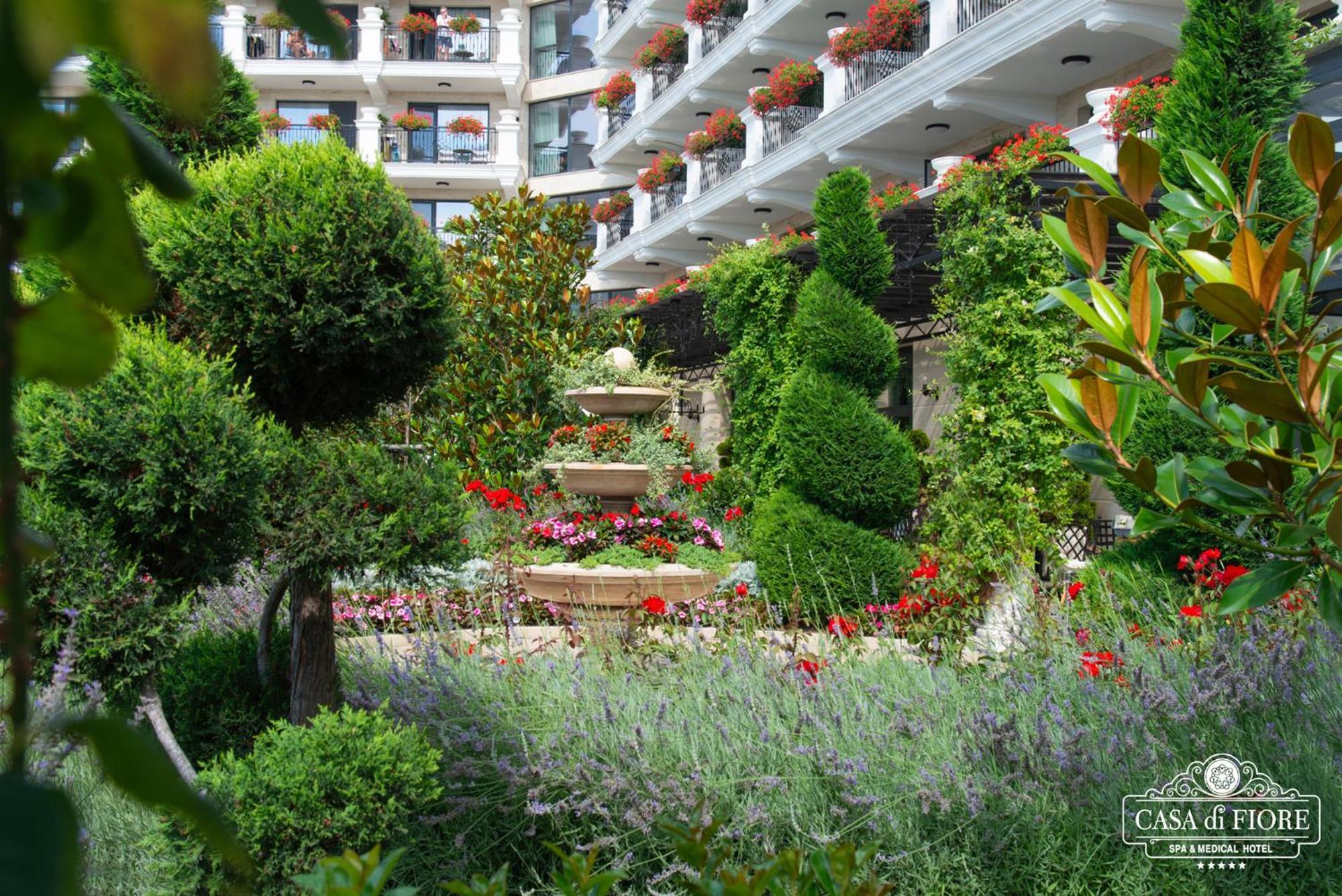 Casa Di Fiore Spa And Medical Hotel, Mineral Pools & Private Beach Kranevo Bagian luar foto Hotel's garden